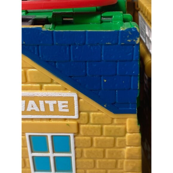 Fisher Price THOMAS TRAIN TAKE N PLAY MAITHWAITE FOLDING PLAYSET 2009 - Picture 4 of 16